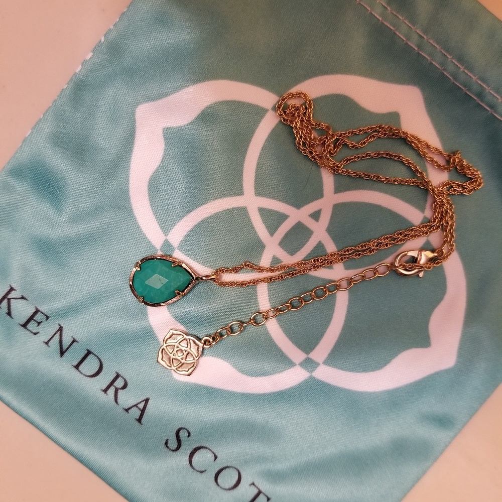 Kendra Scott necklace (Kiri)